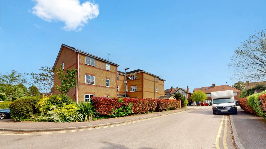 			Studio Apartment, 1 bath, 1 reception Apartment			 Upton Close, Cricklewood